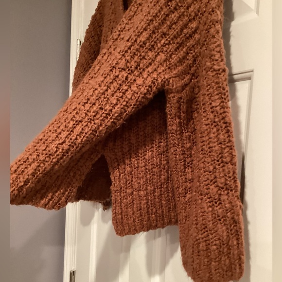 Chunky Knit Cropped Sweater M - Picture 12 of 12